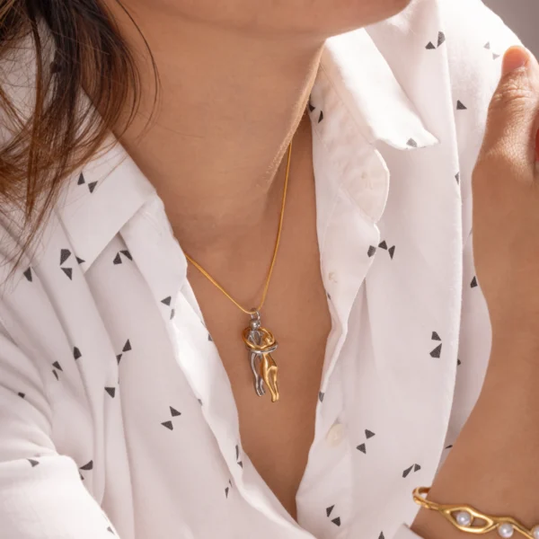 Fashion Jewelry 18k Gold Plated Stainless Steel Unique Design Gold and Silver Two-tone Hugging Pendant Necklaces Lovers Gift - Image 3