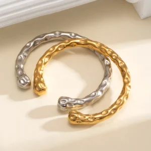 Vintage Jewelry 18K Gold Plated Hammered Bangle Bracelets Women Dainty Stainless Steel C Shape Charm Bracelet Tarnish Free