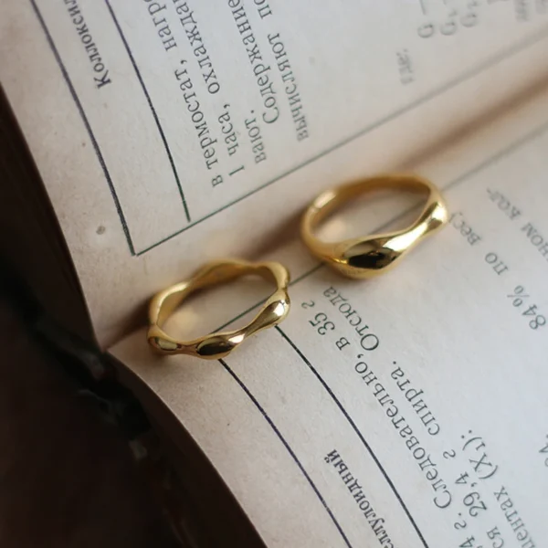 Minimalist 18k Gold Plated Stackable Rings Non Tarnish Dainty Stainless Steel Wave Wedding Rings for Women Wholesale - Image 4