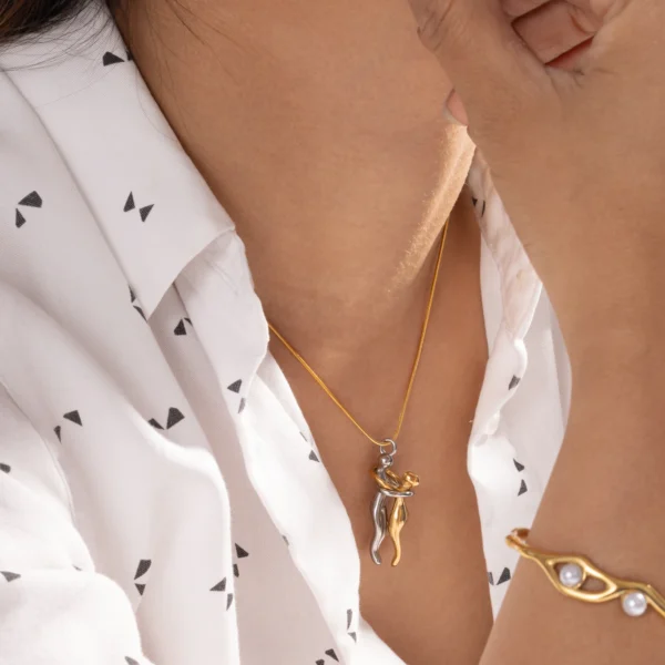 Fashion Jewelry 18k Gold Plated Stainless Steel Unique Design Gold and Silver Two-tone Hugging Pendant Necklaces Lovers Gift - Image 5