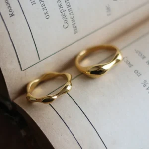 Minimalist 18k Gold Plated Stackable Rings Non Tarnish Dainty Stainless Steel Wave Wedding Rings for Women Wholesale