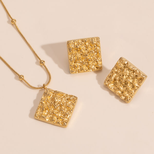 Fashion Texture Lava Pendant Necklace Women Vintage 18K Gold Plated Stainless Steel Statement Stud Earrings Necklaces Set